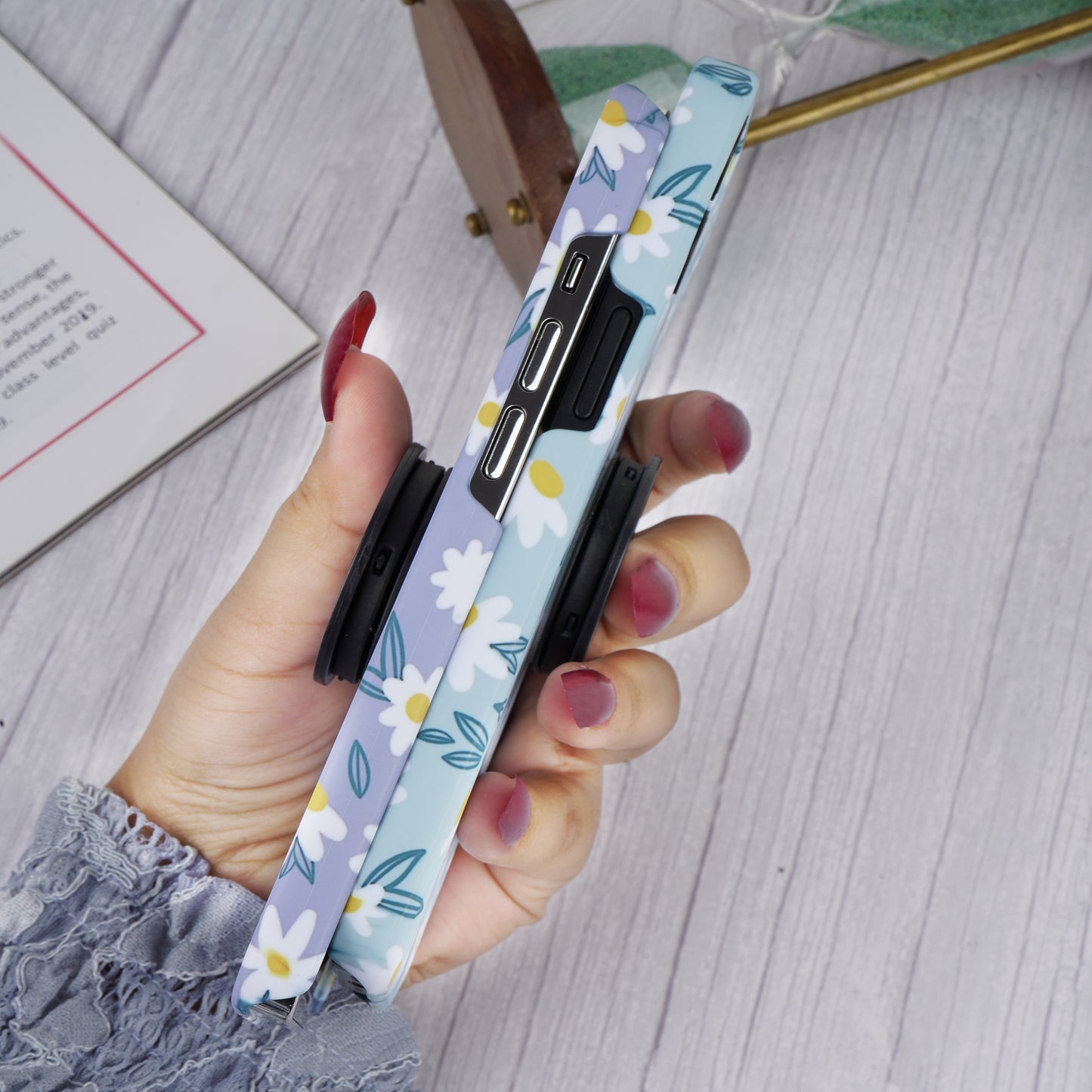 Daisy Floral Slim Case Cover With Customized Holder